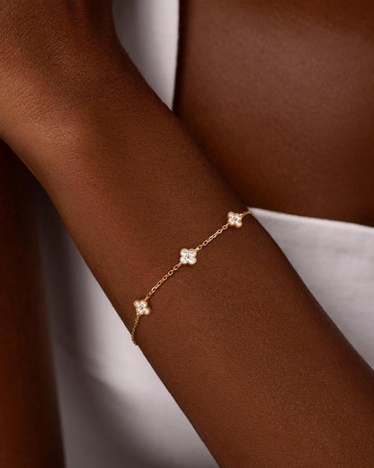 Birthstone Gold Clover Bracelet Dainty 14K Gold Plated Cute Friendship Stackable Bracelets for Women No Tarnish Trendy Charm Best Friend Bracelet Stack for Birthday Jewelry